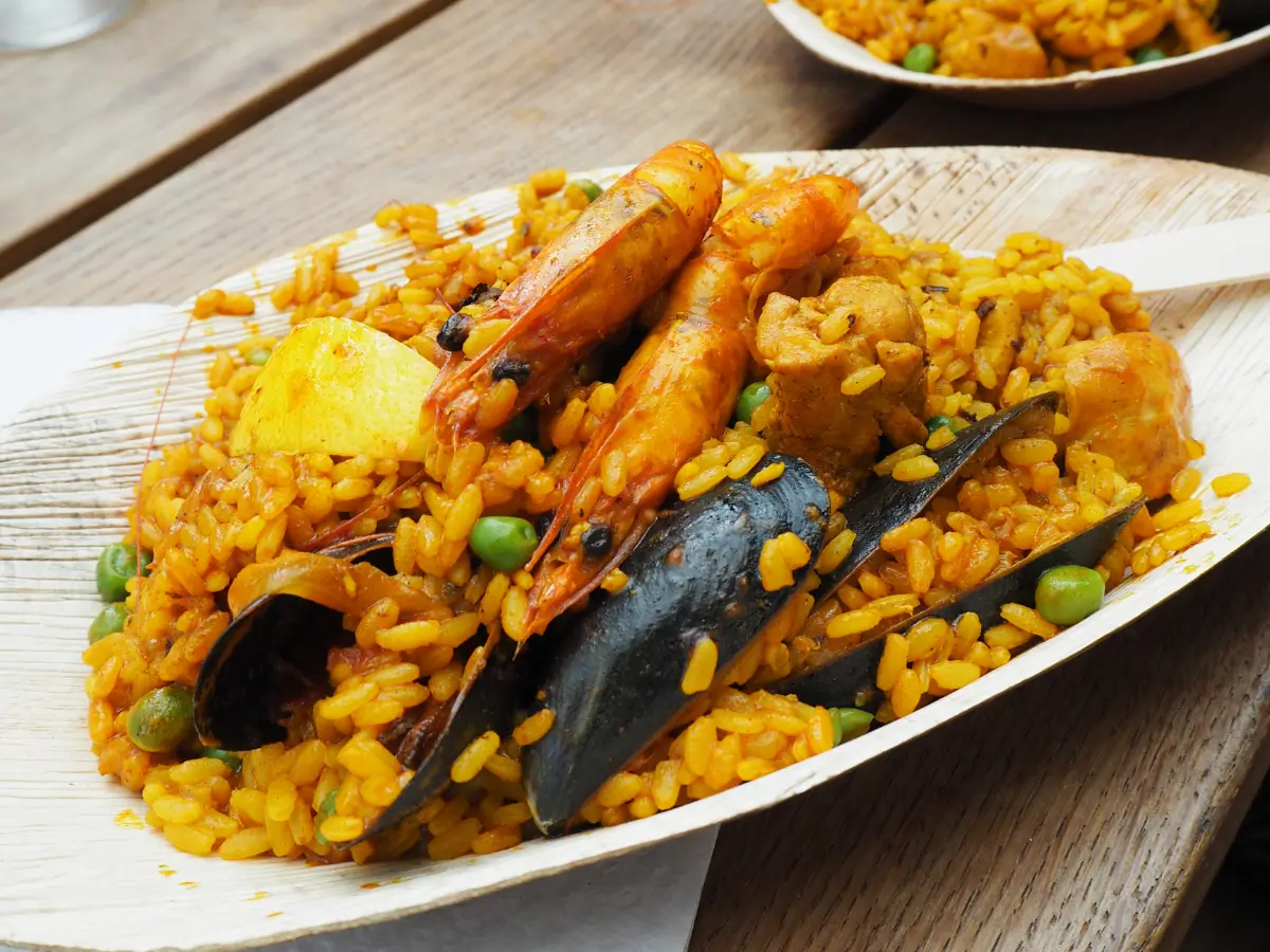 バラマーケットのパエリア