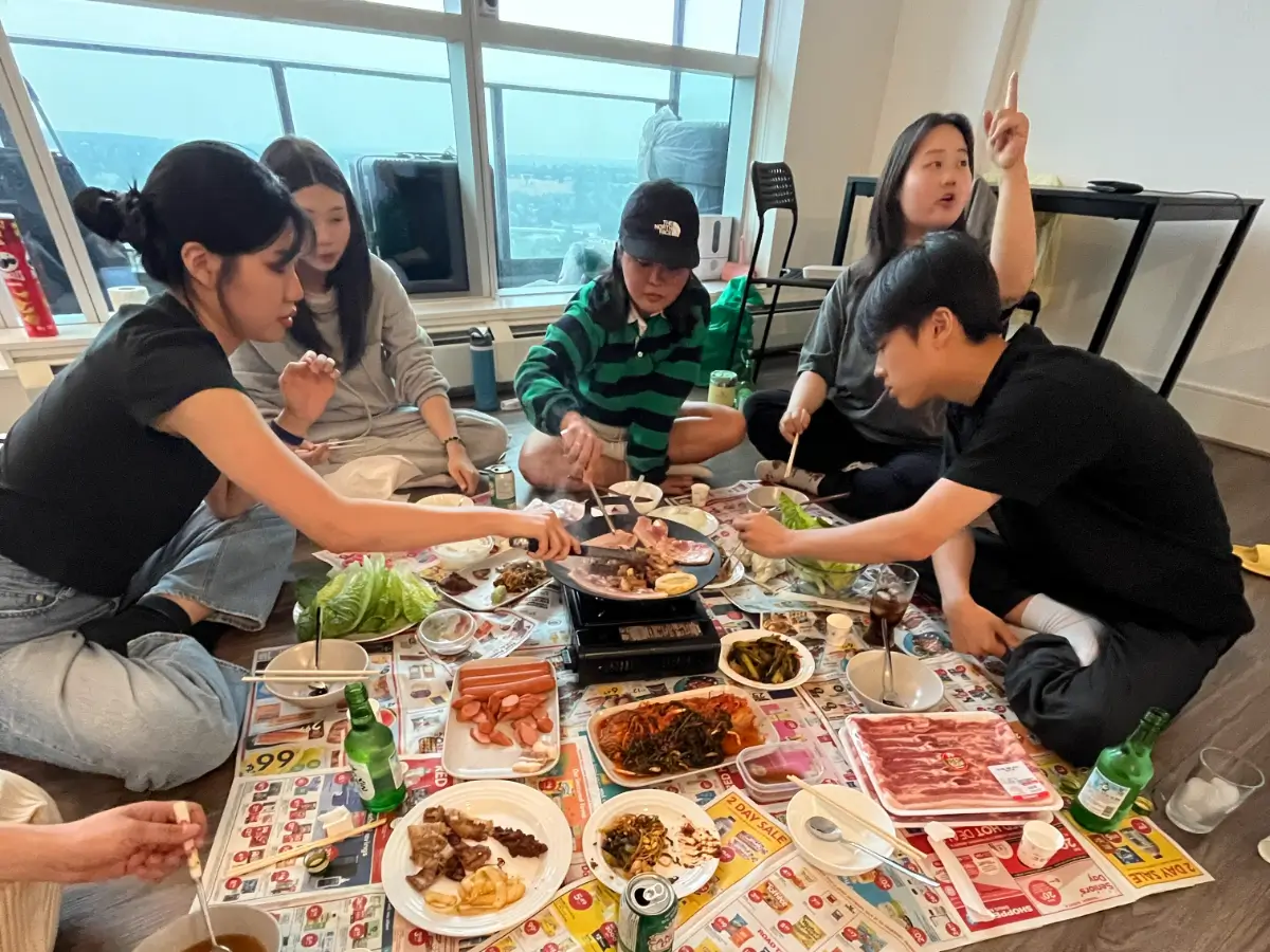 学校の友達とホームパーティ