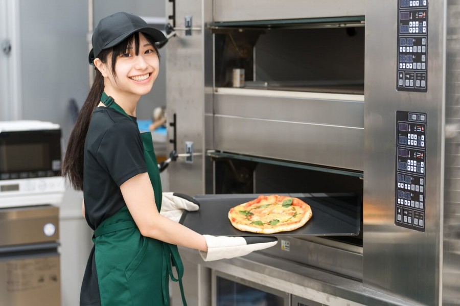 ワーキングホリデー 費用