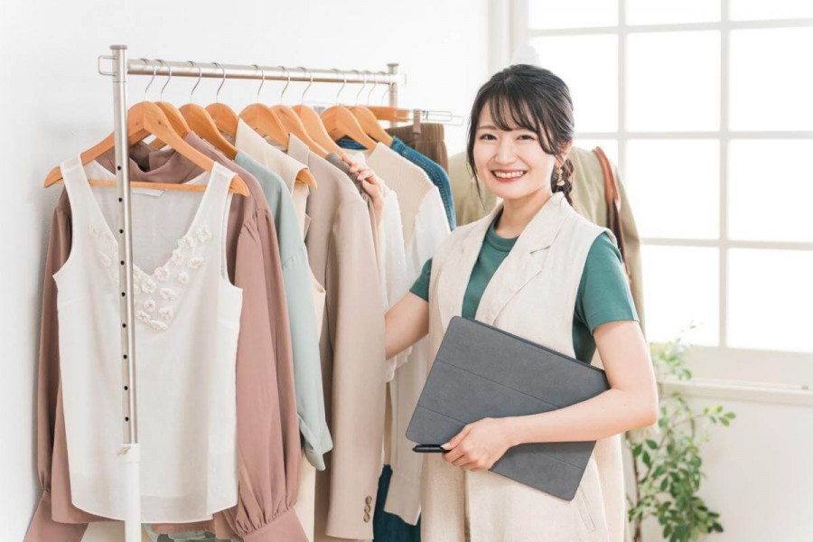 アパレルショップの店員