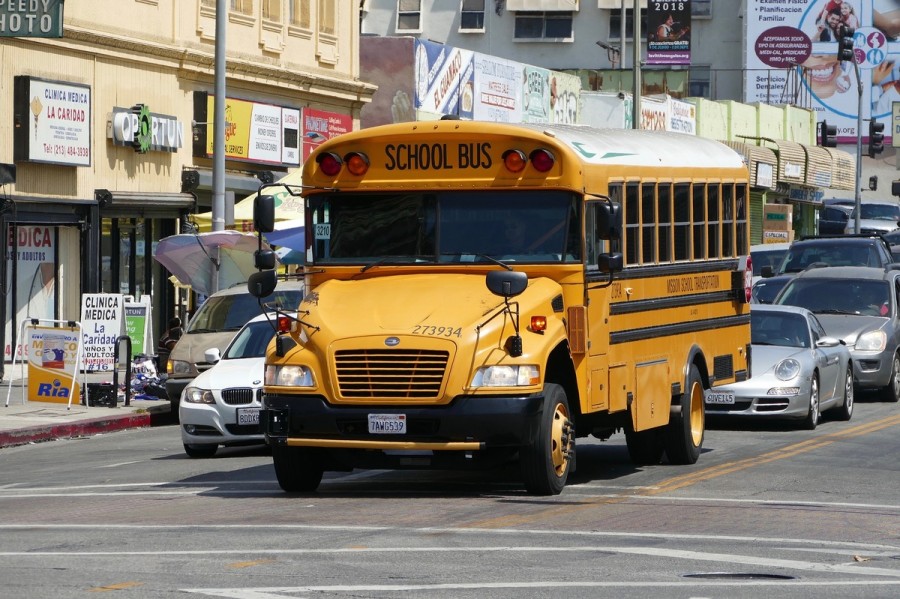 アメリカ　学校 スクールバス