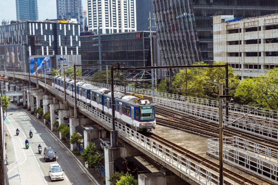 フィリピン　電車