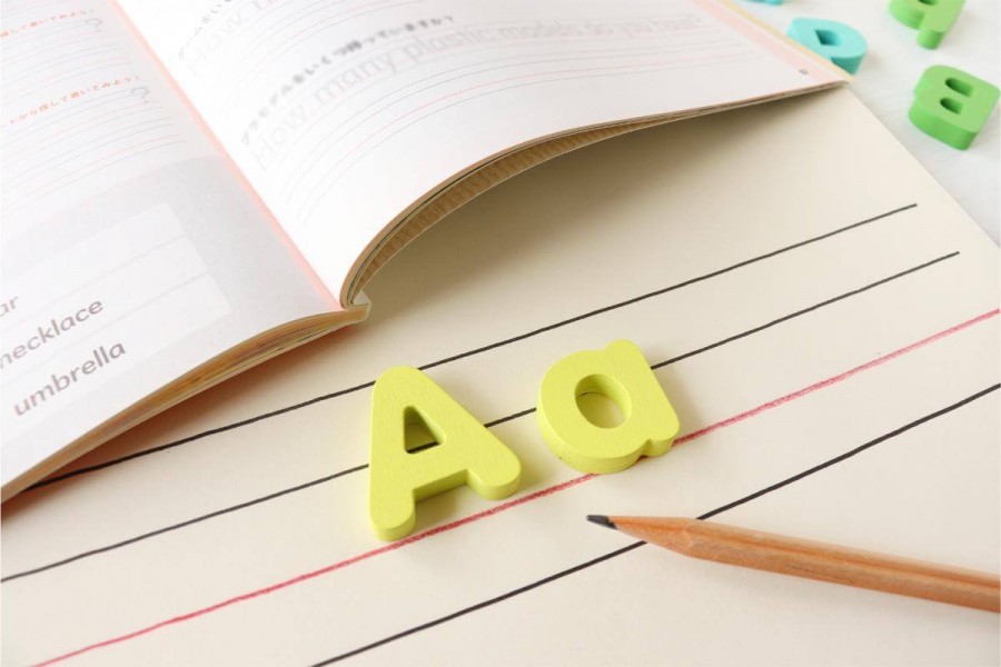 小学生英語・A+a+書く練習イメージ