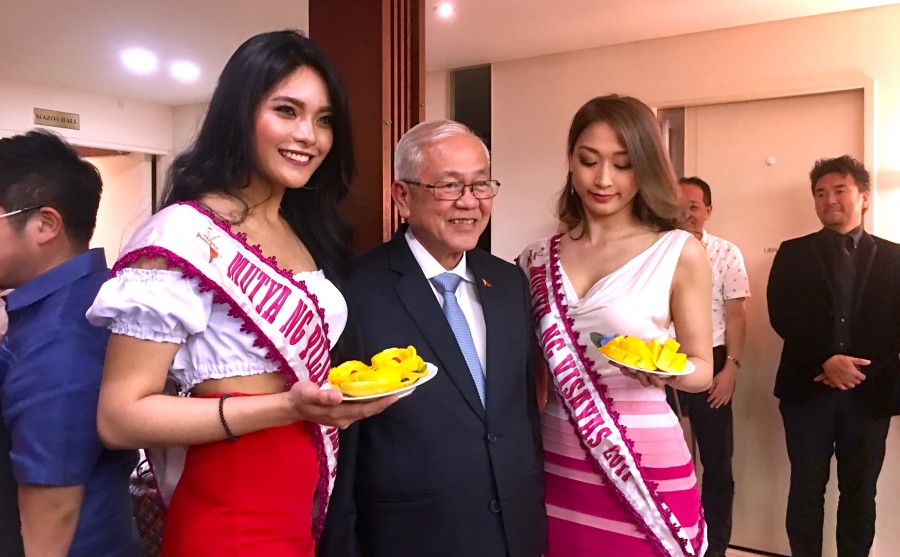 フィリピン大使館にてフードホリデー女子会が開催 フォトジェニックなフィリピン料理満載のパーティに密着取材 留学ブログ