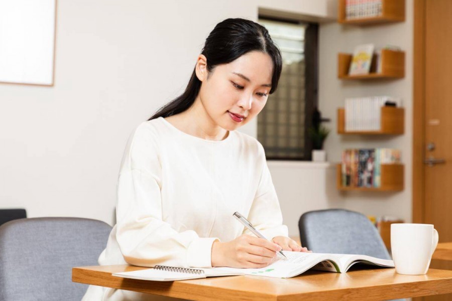 英語を書いている人