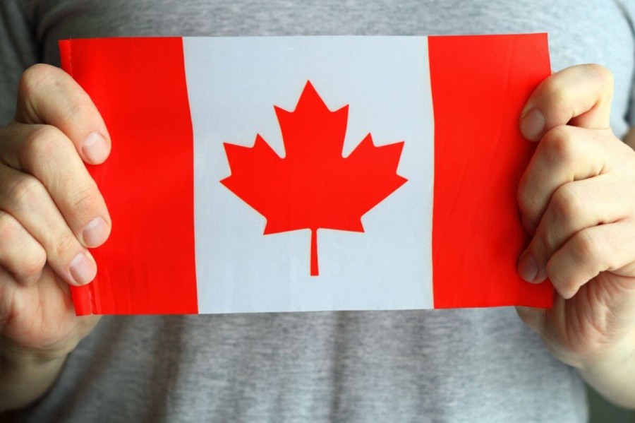 カナダ ワーキングホリデー 国旗