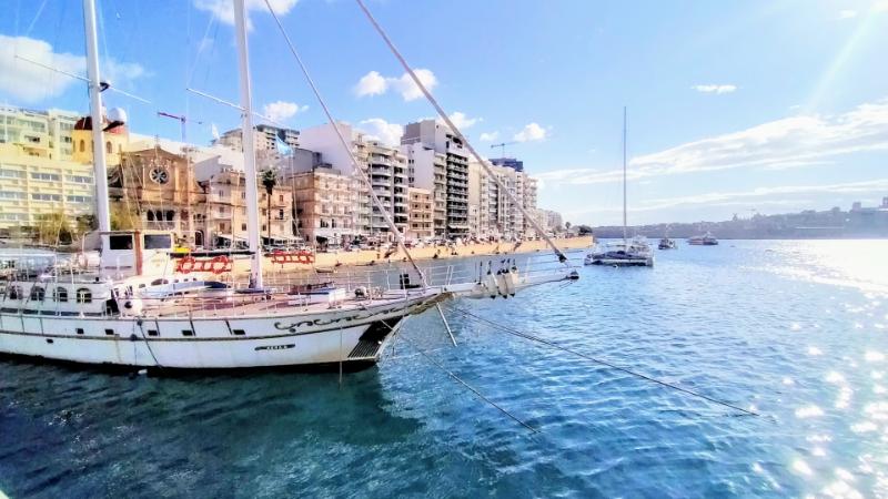 スリーマ市内 両替