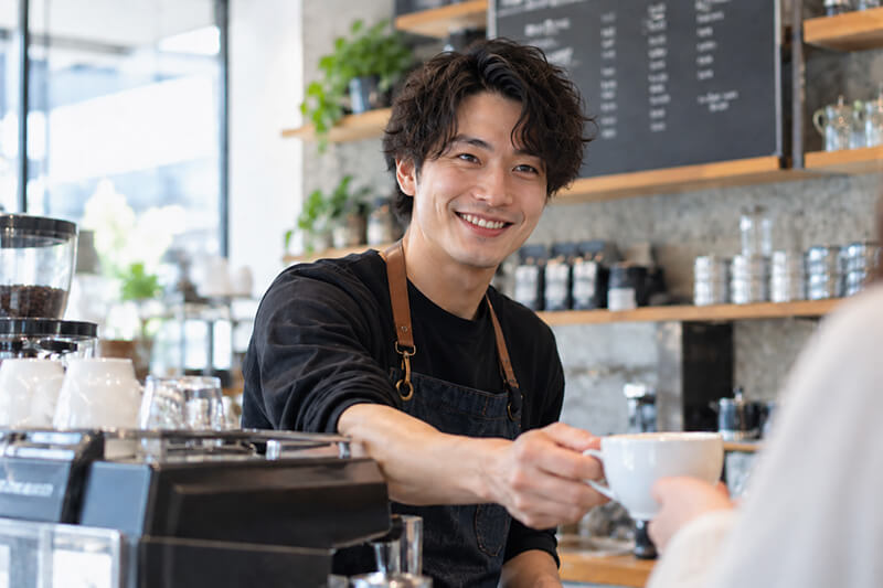 カナダ留学　費用　ワーホリ