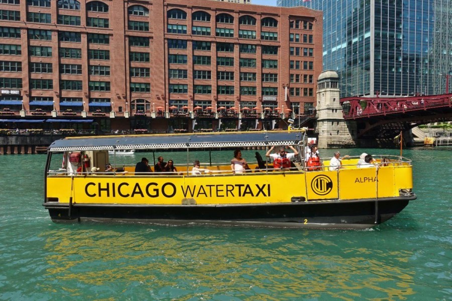 シカゴ 交通 水上タクシー