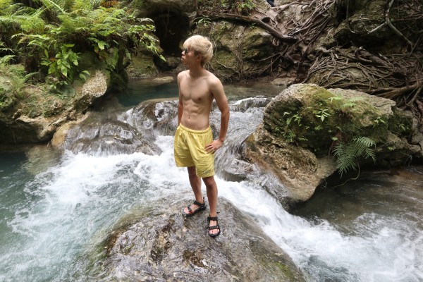 セブ留学中にカワサン滝に行ったときです。
