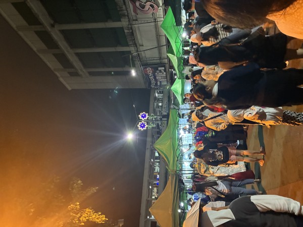 英語で会話する事が当たり前になった - ナイトマーケット