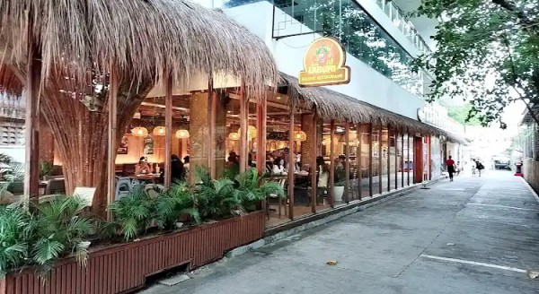 留学生活を楽しく過ごせるようスタッフ全体で応援 - ローカルに人気のレストラン