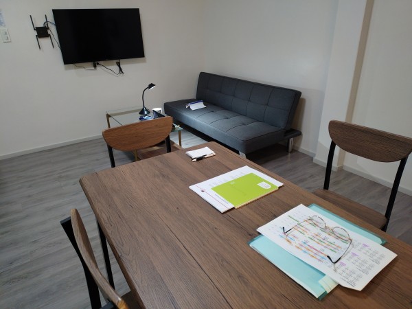 退職前の有給休暇消化を利用して英会話のスキルアップにチャレンジ - 新スーペリア個室内観