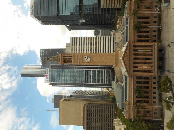 モダンな明るい学校 - 学校から見える風景