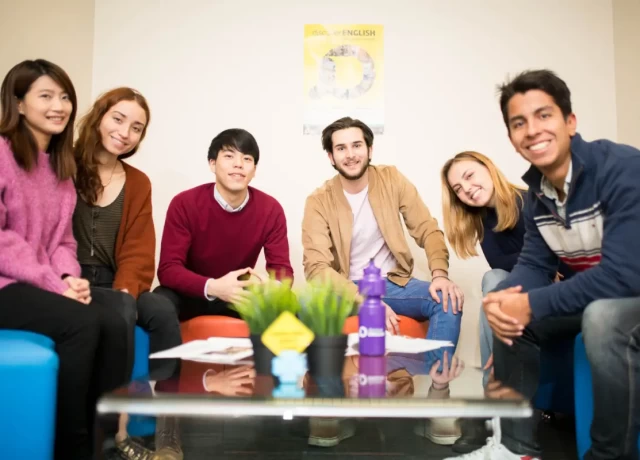 世界中の仲間と学ぶ、多文化環境