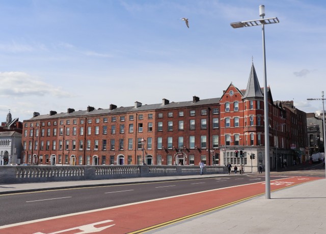 宿泊手配も私たちにお任せください