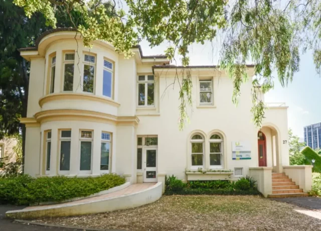 ランゲージズ インターナショナルの校舎外観