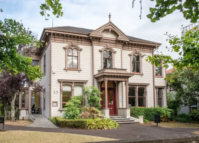 ランゲージズ インターナショナルの校舎外観