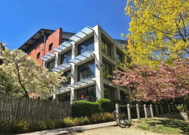 ABC カレッジ オブ イングリッシュの校舎外観