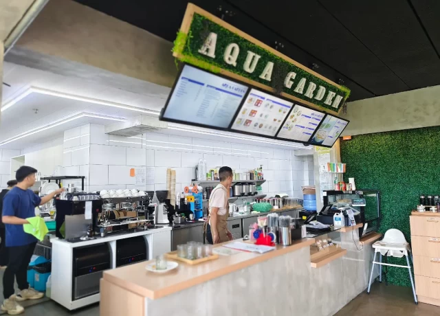 カフェ（AQUA GARDEN）