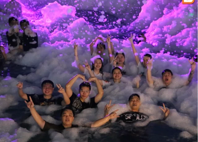 CPILSのアクティビティ（foam party）