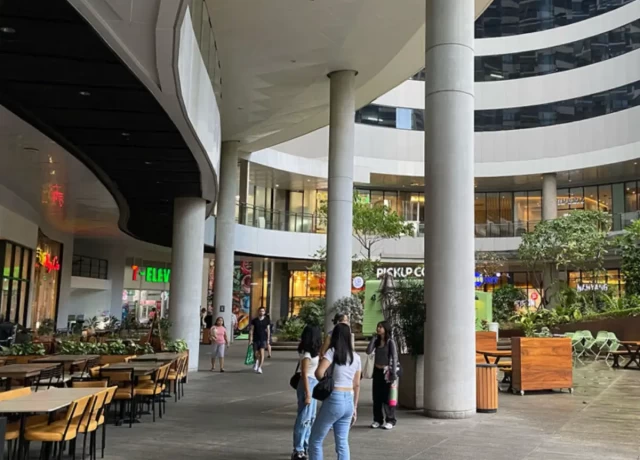 ショッピングモール