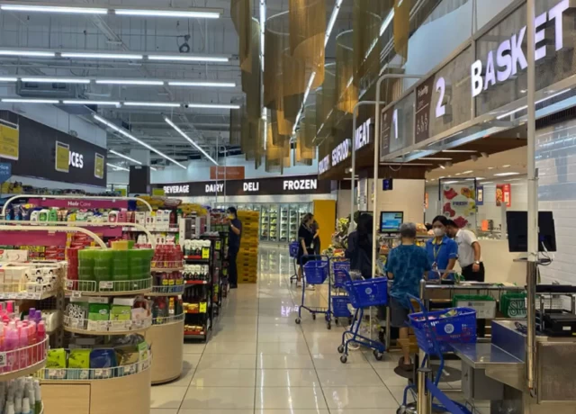 スーパーマーケット