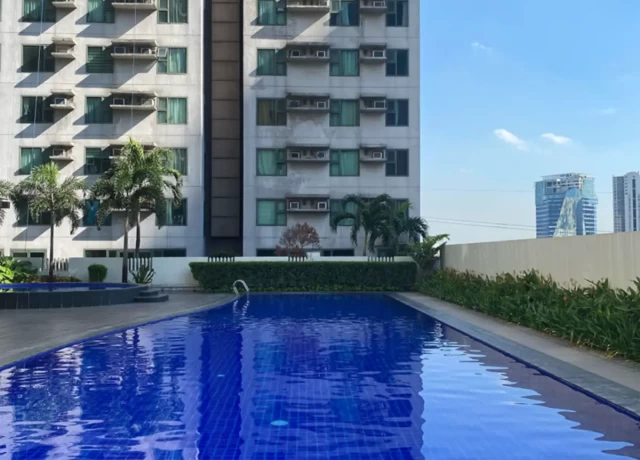 プール（無料）