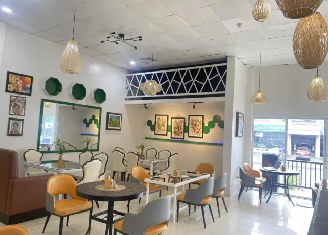 ラザニア店内
