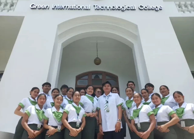 フィリピンの大学での現地学生と留学生の交流