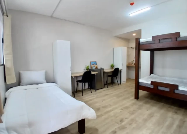 デラックス3人部屋