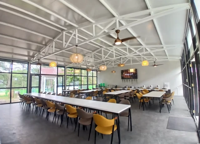 ダイニングホール