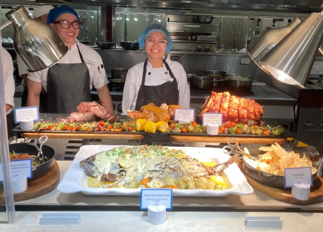 留学で心配な食事の問題もクリア。世界各国の多彩なメニューを堪能