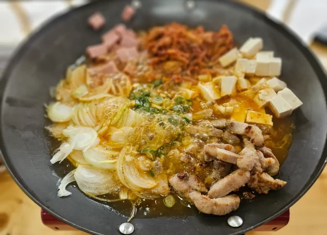 MONOL スパルタキャンパス 食事