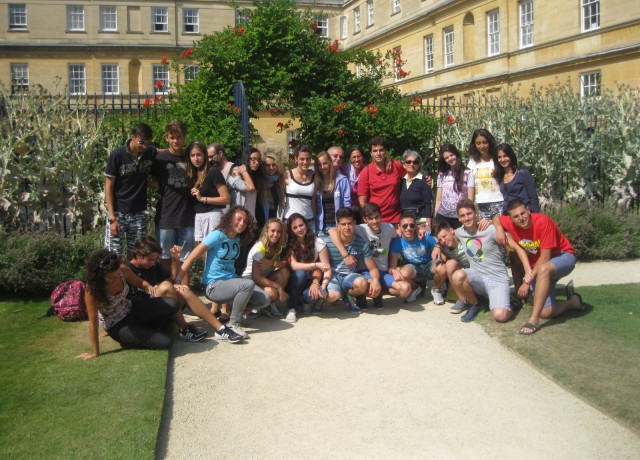 オックスフォード イングリッシュ センターの生徒たち