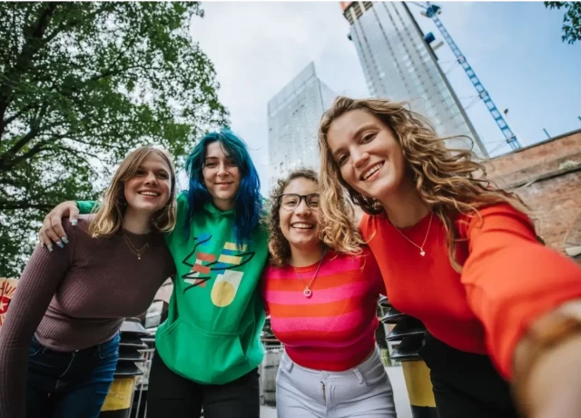 世界70ヵ国以上から留学生が集まる国際色豊かな環境