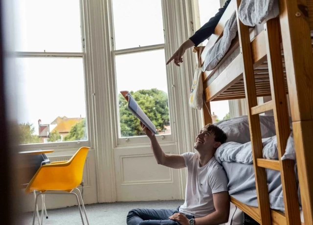 世界70ヵ国以上から留学生が集まる国際色豊かな環境